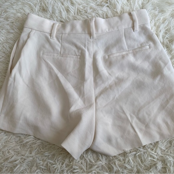Aritzia Wilfred Anthem Short - Picture 5 of 9